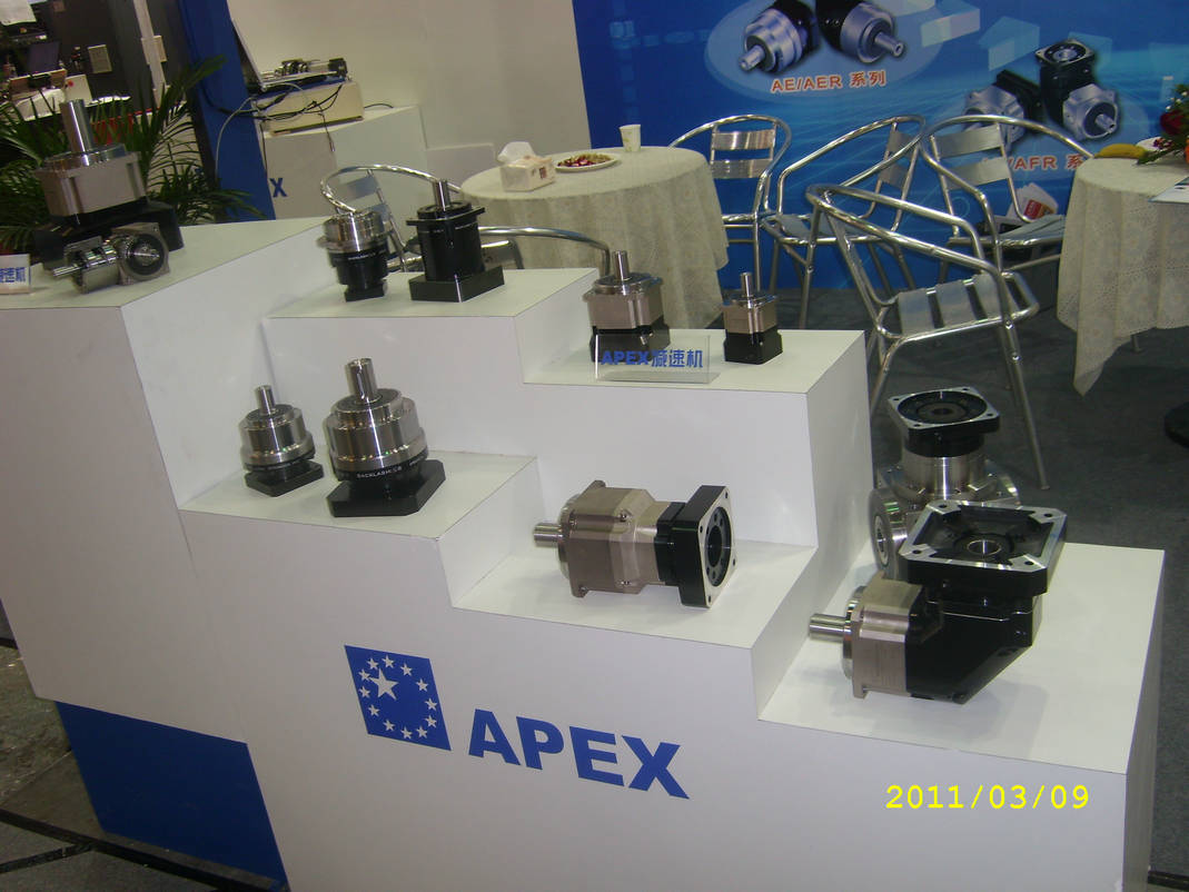 (yng)APEXpٙC(j)_(ti)JVüF(tun)ڙ(qun)Aϵ؅^(q)V|V